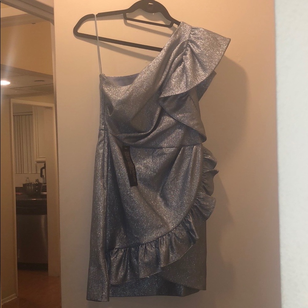 NWT topshop one-shoulder ruffle minidress size 6